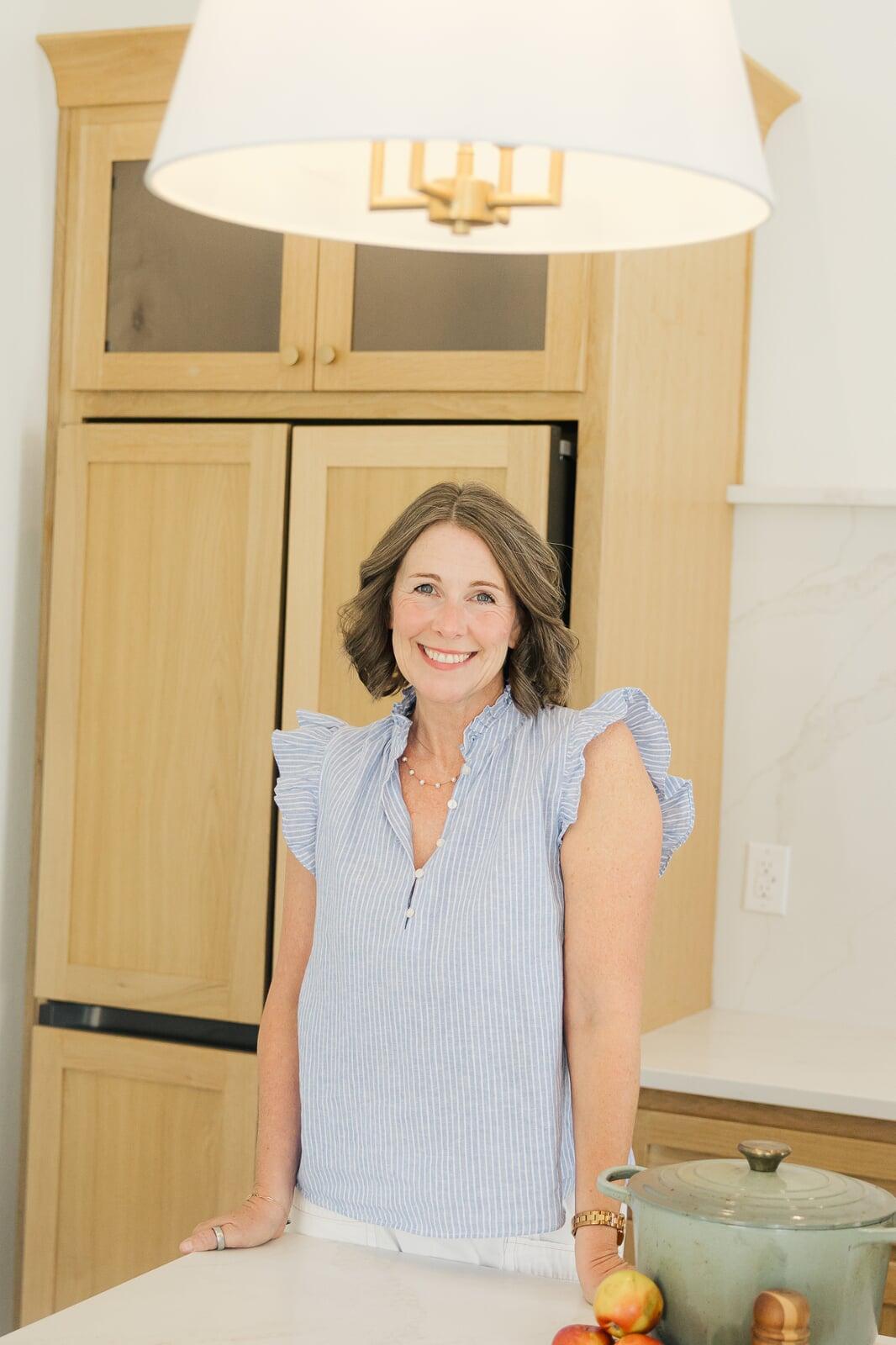 Pic of Lyndi in kitchen